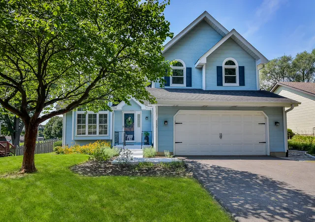 Photo 1 of Single family home for sale at 102 Juniper Dr, North Aurora, IL 60542 | MLS# 12699409 | Listing updated on 2026-09-27