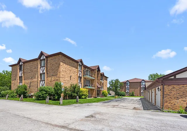 2nd image of 17510 71St Ct, Tinley Park, IL 60477