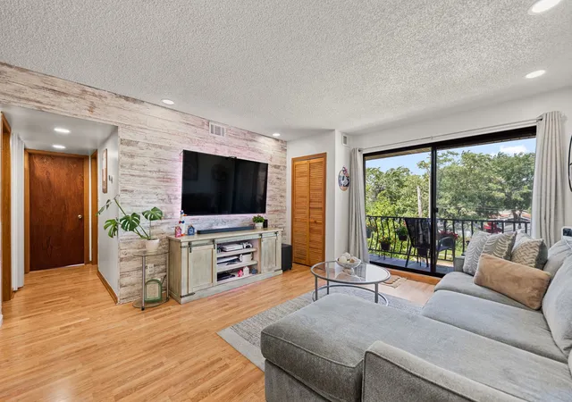 3rd image of 17510 71St Ct, Tinley Park, IL 60477