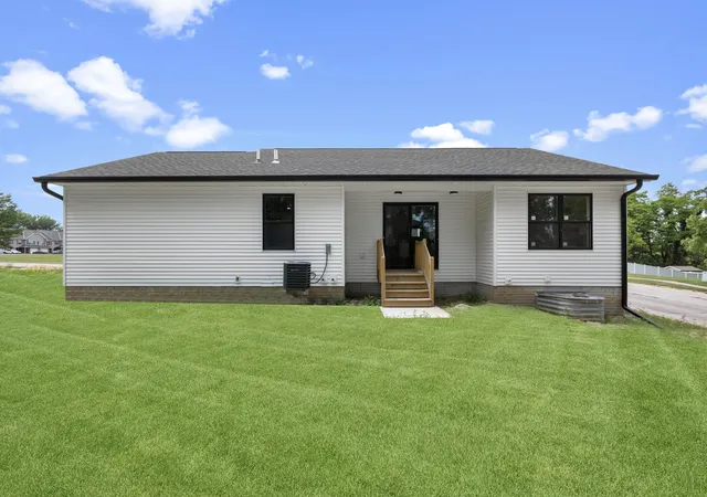 36th image of 813 Williams Wy, Carbon Cliff, IL 61239 | MLS# 12699434