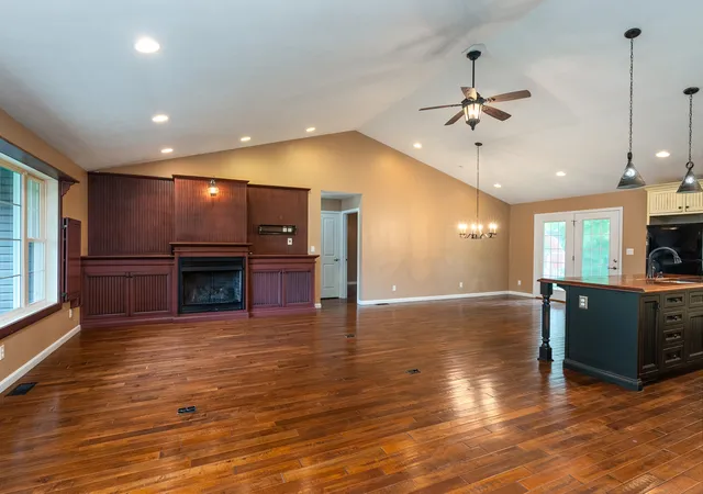 5th image of 225 Southwest Dr, Harrisburg, IL 62946 | MLS# 12699443