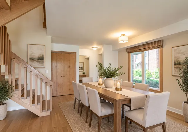 Photo 4 of Townhouse for sale at 1119 Deerfield Pl, Highland Park, IL 60035 | MLS# 12699445 | Listing updated on 2026-09-13