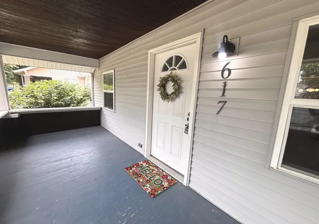 Homes for sale in Centralia, IL | 617 E 4th St, Centralia, IL 62801 | MLS# 12699450