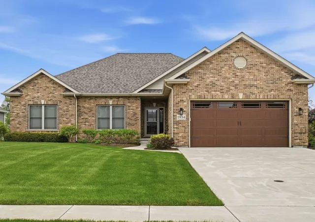 Homes for sale in Sycamore, IL | 1934 Parkside Dr, Sycamore, IL 60178 | MLS# 12699452