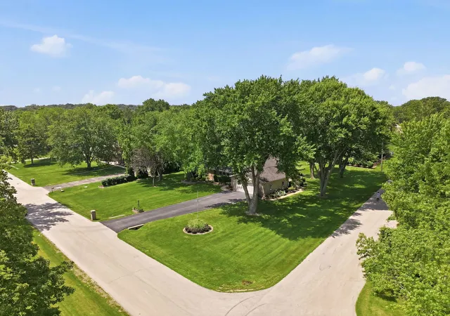 3rd image of 28 S Cherry Dr, Oswego, IL 60543 | MLS# 12699457