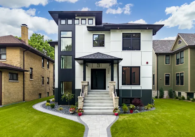 2nd image of 704 Monroe Ave, River Forest, IL 60305 | MLS# 12699497