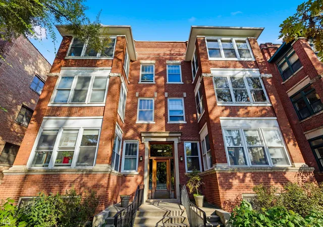 Homes for sale in Chicago, IL | 5321 S Woodlawn Ave #3S, Chicago, IL 60615 | MLS# 12699512