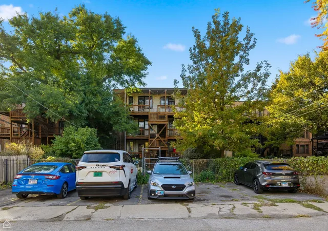 Homes for sale in Chicago, IL | 5321 S Woodlawn Avenue, Chicago, IL 60615 | Houzeo
