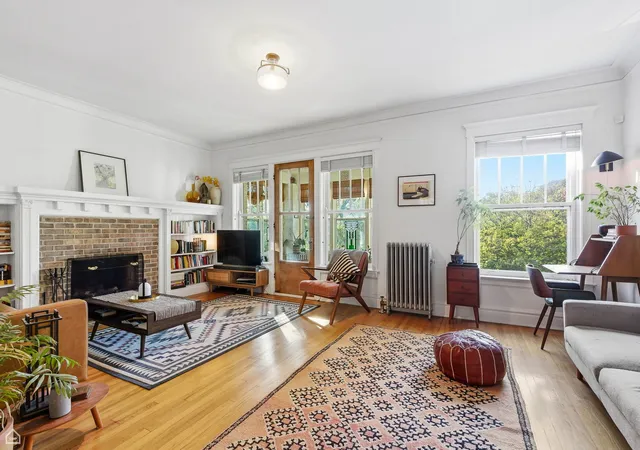 Homes for sale in Chicago, IL | 5321 S Woodlawn Ave #3S, Chicago, IL 60615 | MLS# 12699512