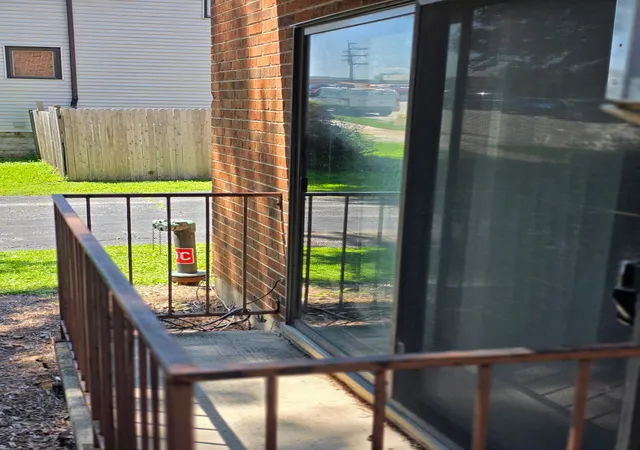 2nd image of 724 Warren Ave, Downers Grove, IL 60515