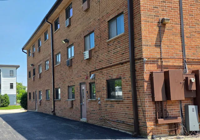 3rd image of 724 Warren Ave #101, Downers Grove, IL 60515 | MLS# 12699519