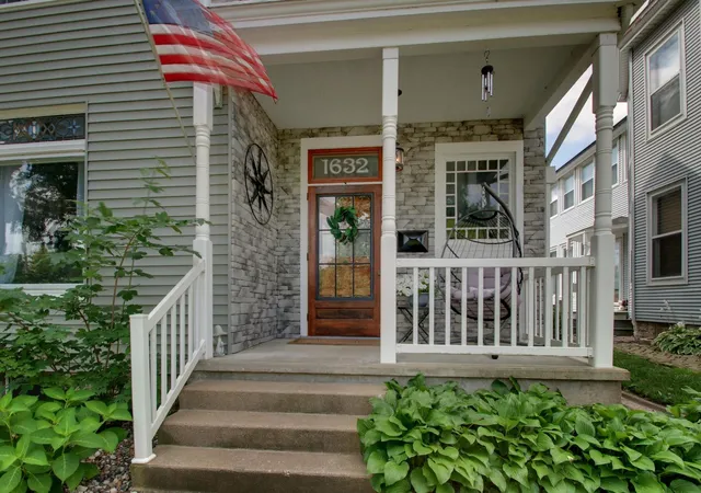 2nd image of 1632 Kentucky St, Quincy, IL 62301 | MLS# 12699522