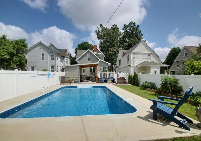 3rd image of 1632 Kentucky St, Quincy, IL 62301 | MLS# 12699522