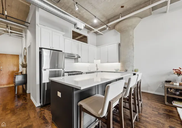 Homes for sale in Chicago, IL | 360 W Illinois St #5C, Chicago, IL 60654 | MLS# 12699525