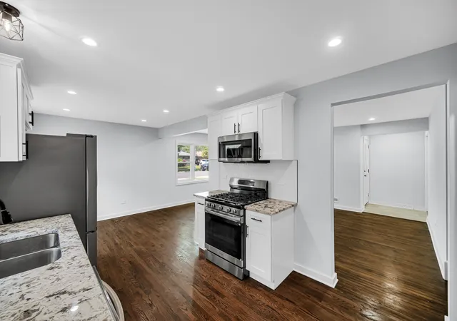 4th image of 15041 Irving Ave, Dolton, IL 60419 | MLS# 12699534
