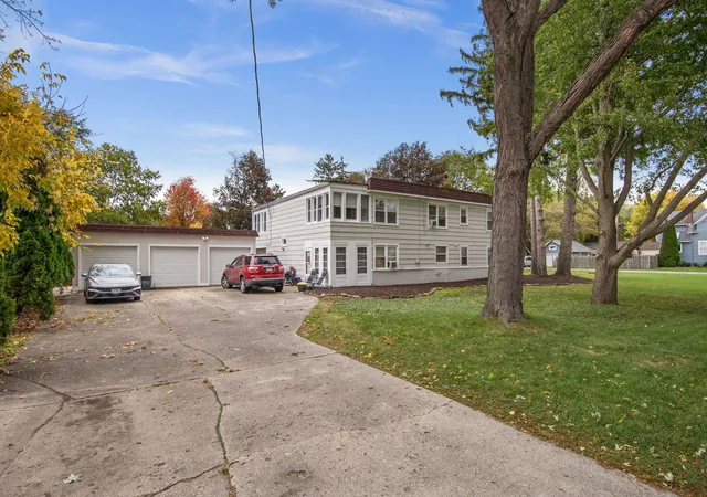 1st image of 107 N Mallory Ave, Batavia, IL 60510 | MLS# 12699536