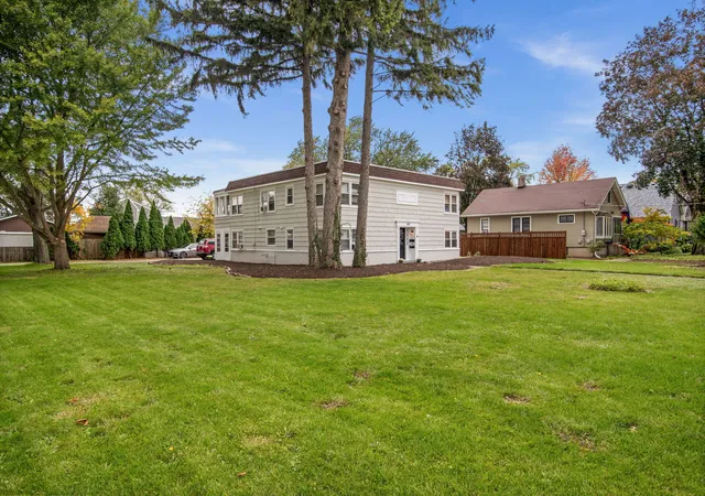 3rd image of 107 N Mallory Ave, Batavia, IL 60510 | MLS# 12699536