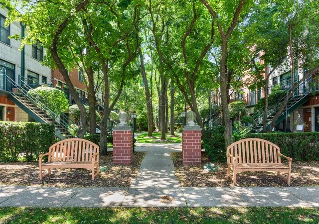 2nd image of 1812 S Federal St, Chicago, IL 60616