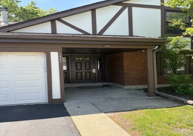 Homes for sale in Schaumburg, IL | 1327 Williamsburg Dr #D2, Schaumburg, IL 60193 | MLS# 12699593