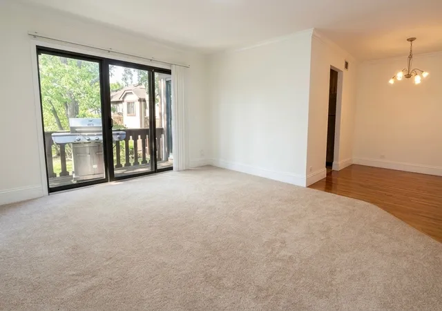Homes for sale in Schaumburg, IL | 1327 Williamsburg Dr #D2, Schaumburg, IL 60193 | MLS# 12699593