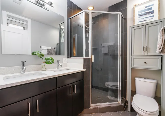 Homes for sale in Chicago, IL | 1525 N Claremont Avenue, Chicago, IL 60622 | Houzeo