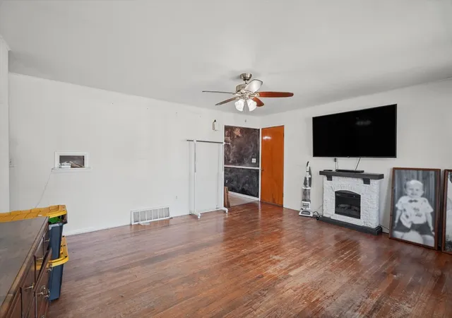 Photo 3 of Single family home for sale at 103 W Lincoln St, Fisher, IL 61843 | MLS# 12699619 | Listing updated on 2026-10-06