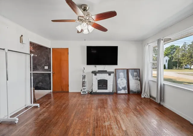 Photo 4 of Single family home for sale at 103 W Lincoln St, Fisher, IL 61843 | MLS# 12699619 | Listing updated on 2026-10-06