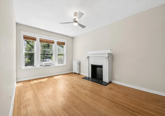 Homes for sale in Chicago, IL | 5052 S Blackstone Ave, Chicago, IL 60615