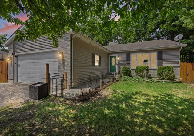 Homes for sale in Beach Park, IL | 9970 W Oak Forest Dr, Beach Park, IL 60099 | MLS# 12699654