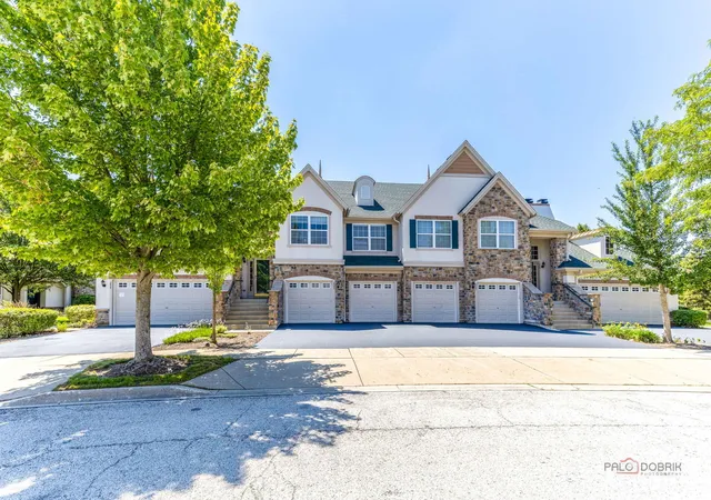 Homes for sale in Vernon Hills, IL | 263 Shadow Creek Cir #263, Vernon Hills, IL 60061 | MLS# 12699655