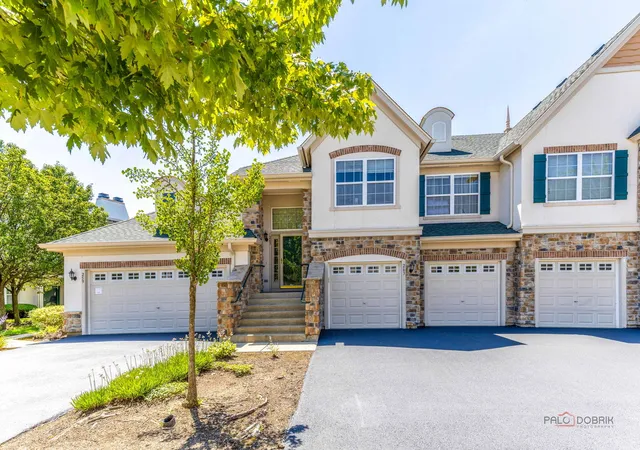 Homes for sale in Vernon Hills, IL | 263 Shadow Creek Cir #263, Vernon Hills, IL 60061 | MLS# 12699655