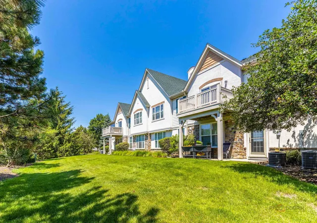 Homes for sale in Vernon Hills, IL | 263 Shadow Creek Cir #263, Vernon Hills, IL 60061 | MLS# 12699655