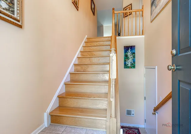 Homes for sale in Vernon Hills, IL | 263 Shadow Creek Cir, Vernon Hills, IL 60061