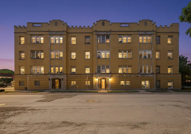 2nd image of 600 Elgin Ave, Forest Park, IL 60130