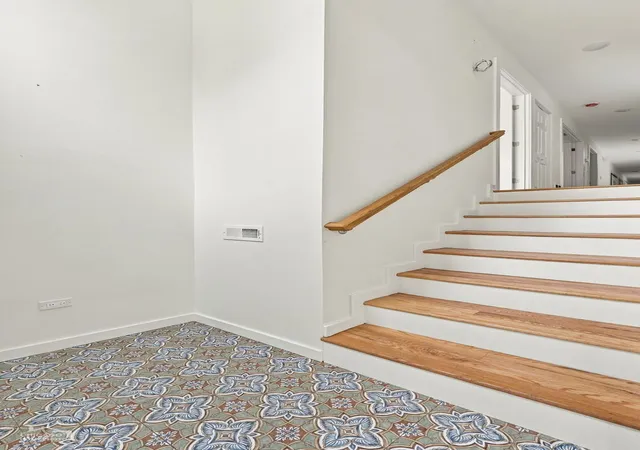 Listing Photo 5 - Condo for sale in building located at 1118 W 19th St, Chicago, IL 60608
