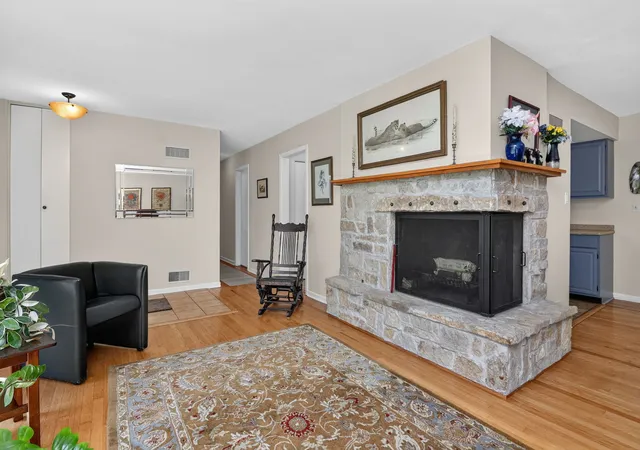 3rd image of 4218 Seeley Ave, Downers Grove, IL 60515 | MLS# 12699709