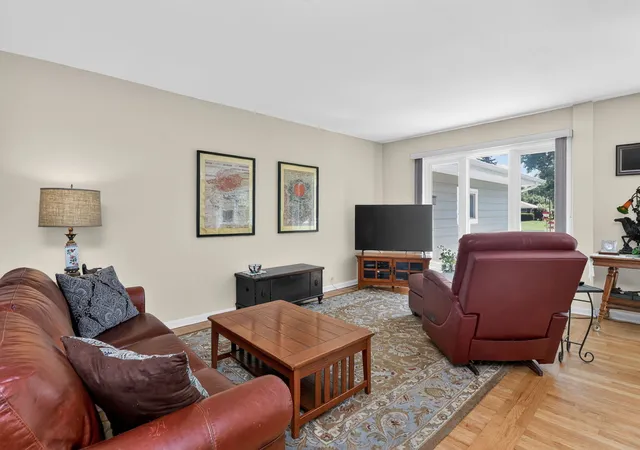 4th image of 4218 Seeley Ave, Downers Grove, IL 60515 | MLS# 12699709