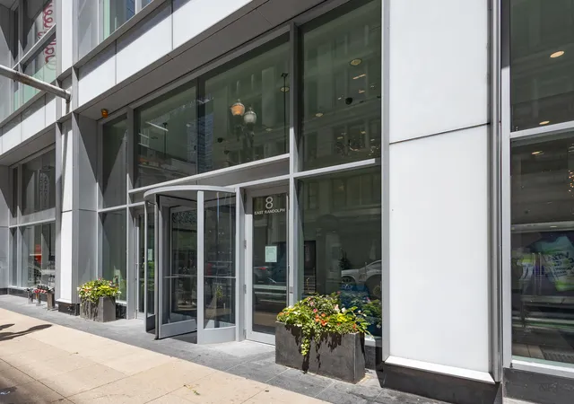 2nd image of 8 E Randolph St #2706, Chicago, IL 60601 | MLS# 12699726