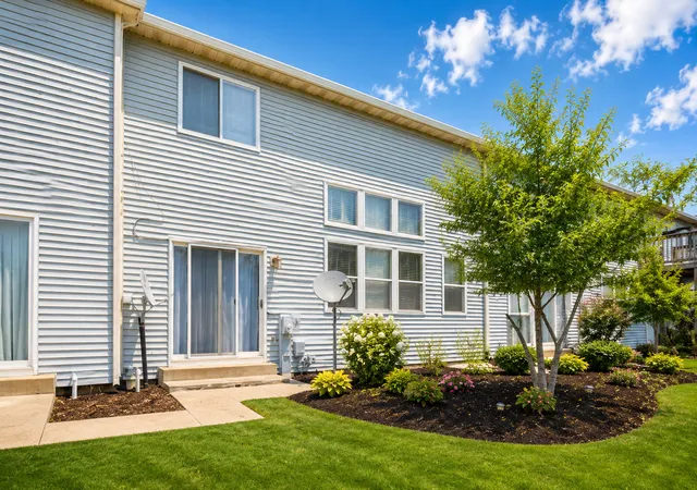 2nd image of 2485 Reflections Dr, Aurora, IL 60502 | MLS# 12699748