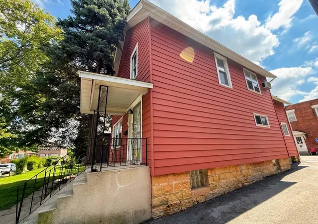 3rd image of 2333 Walnut St, Blue Island, IL 60406 | MLS# 12699751