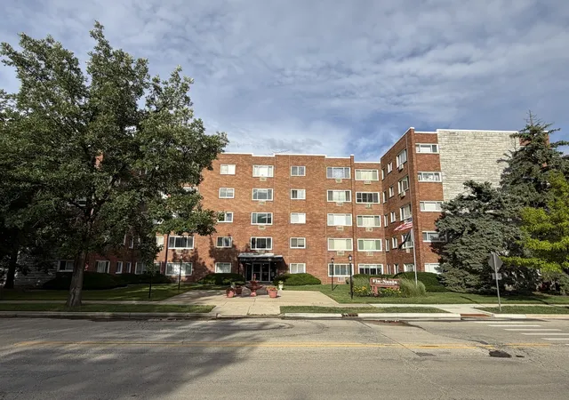 Homes for sale in Joliet, IL | 222 Madison St #112, Joliet, IL 60435 | MLS# 12699775