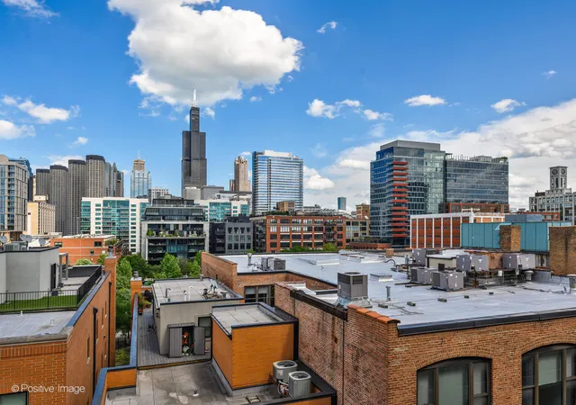 Homes for sale in Chicago, IL | 111 S Morgan Street, Chicago, IL 60607 | Houzeo