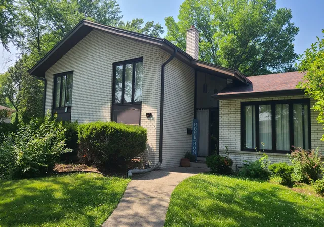 Homes for sale in South Holland, IL | 1244 E 172nd St, South Holland, IL 60473 | MLS# 12699792