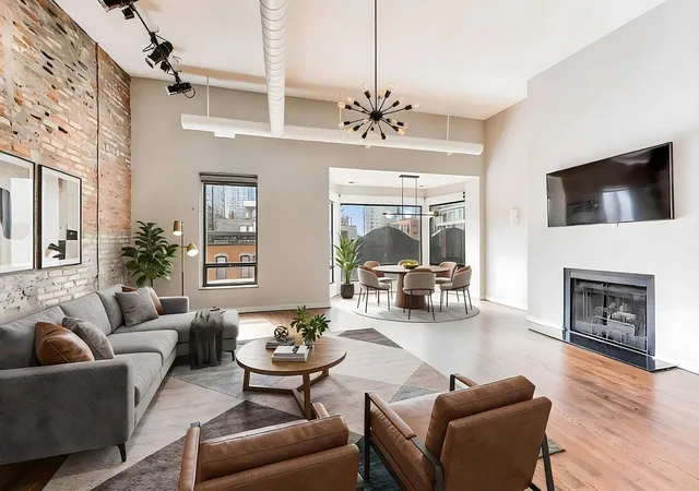Homes for sale in Chicago, IL | 503 N Wells St #3, Chicago, IL 60654 | MLS# 12699802