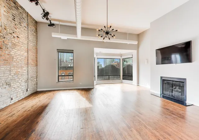 Homes for sale in Chicago, IL | 503 N Wells St #3, Chicago, IL 60654 | MLS# 12699802