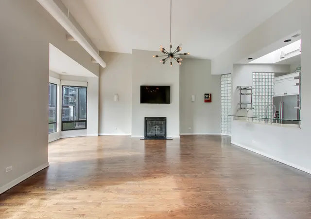 Homes for sale in Chicago, IL | 503 N Wells St #3, Chicago, IL 60654 | MLS# 12699802