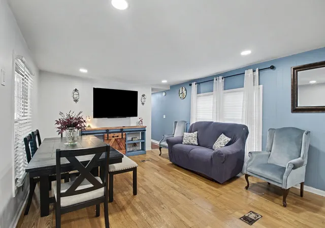 4th image of 7500 Elmhurst Rd #485, Des Plaines, IL 60018 | MLS# 12699804