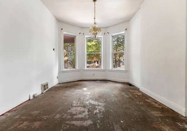 Homes for sale in Chicago, IL | 1907 W Irving Park Rd, Chicago, IL 60613 | MLS# 12699808