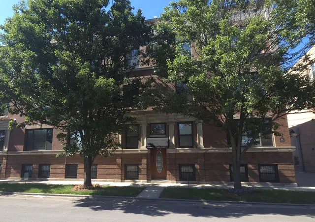 Homes for sale in Chicago, IL | 212 E 44th St #3, Chicago, IL 60653 | MLS# 12699813