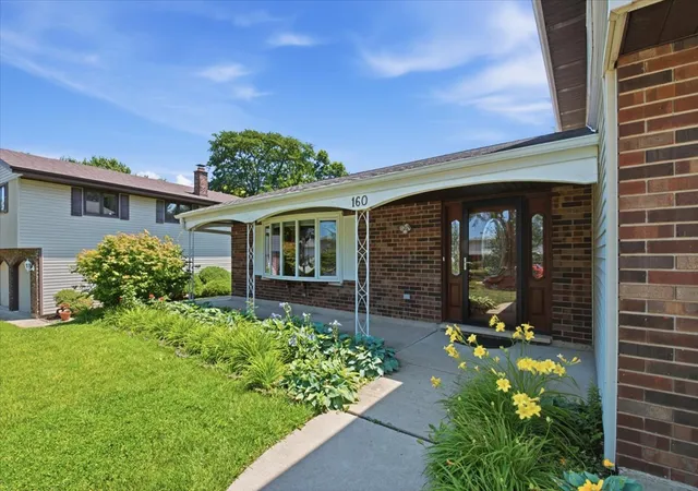 2nd image of 160 Fairfield Wy, Bloomingdale, IL 60108 | MLS# 12699814